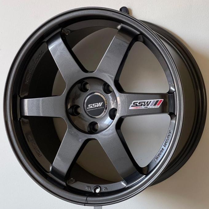 Jual Velg Racing R18 TE37 SSW Velg Mobil 18 Xpander Innova Hrv Civic Terios Shopee Indonesia