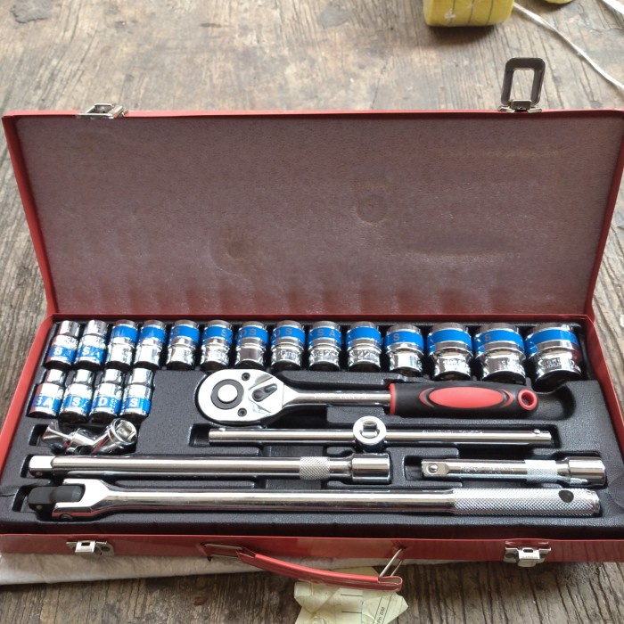 Jual Baru Ht Socket Set 24Pcs Kunci Socket 1/2In Set Merk Sands Terbaru ...