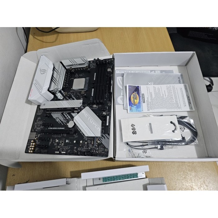 Jual MOTHERBOARD ASUS ROG STRIX B550A GAMING RYZEN AM4 ATX FORM