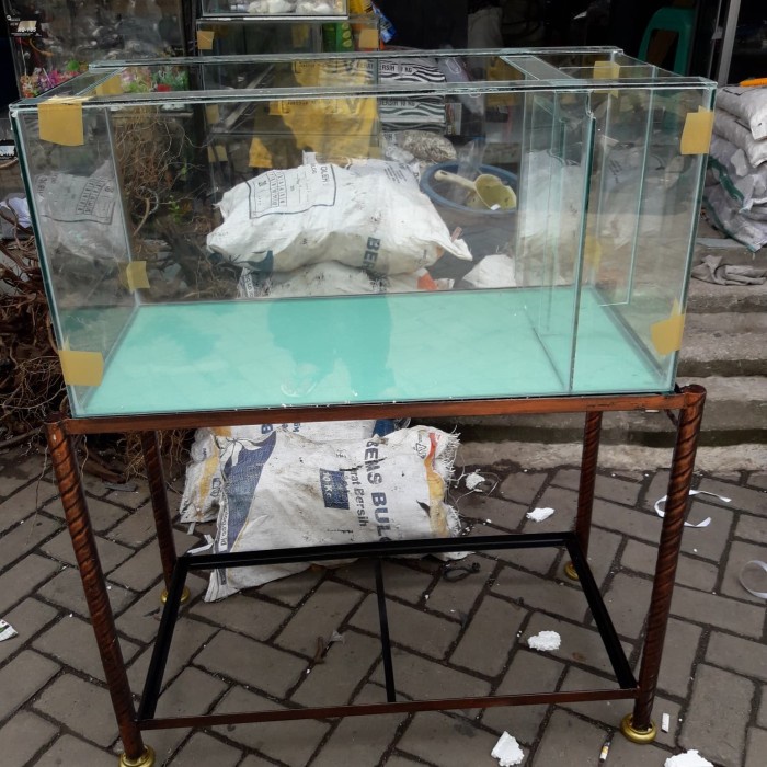 Jual AQUARIUM 80X40X40 KACA 5 MILI +RAK BESI ULIR Shopee Indonesia