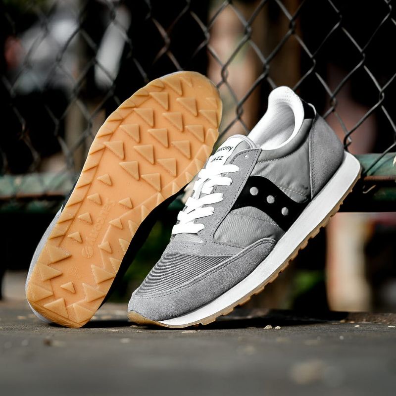 jual saucony jazz original