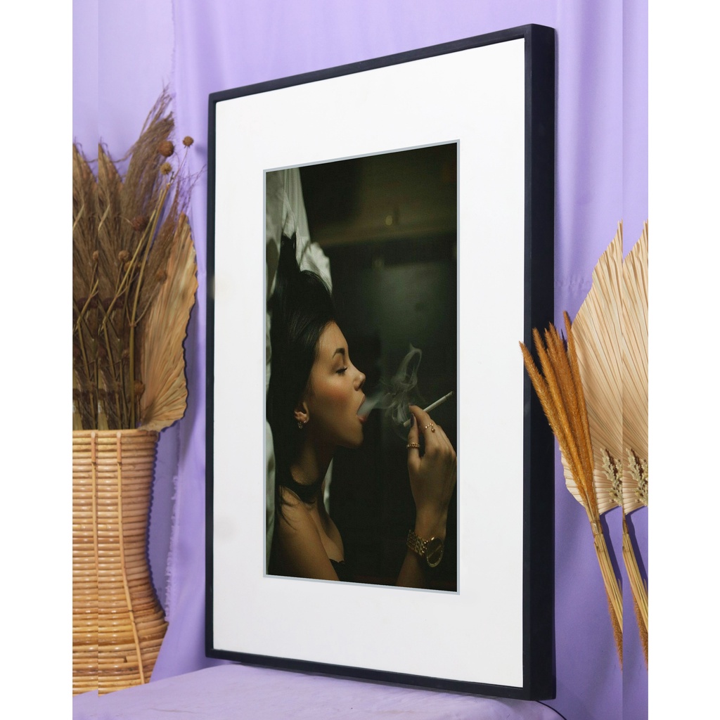 Jual Poster Blok + Frame Aesthetic Smoking Girl Lukisan Cetak 70x50cm ...