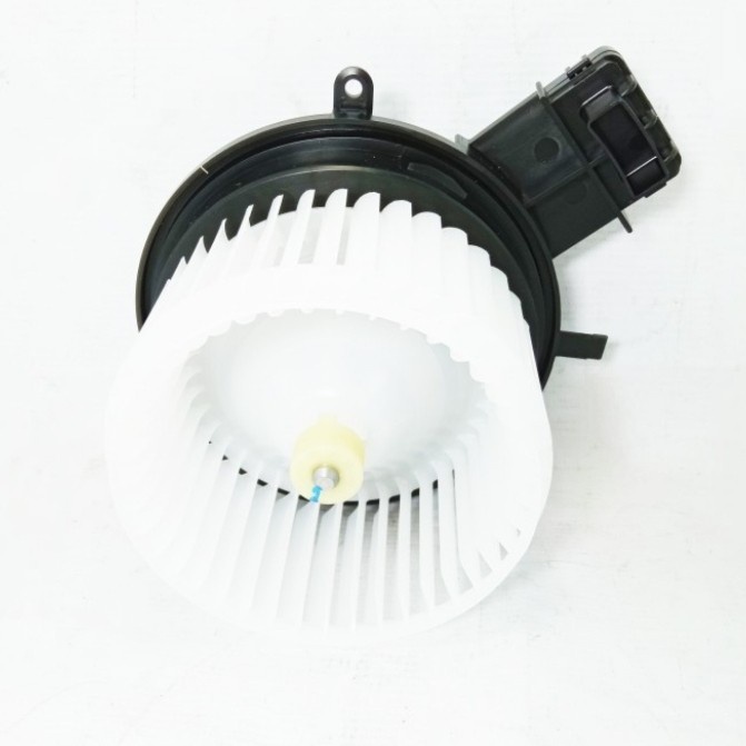 Sistem AC digital Xpander dan Xpander Cross dengan double blower
