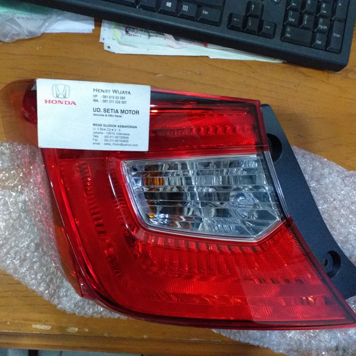 Jual LAMPU BELAKANG STOP LAMP STOPLAMP HONDA BRIO FACELIFT RS SATYA GENUINE | Shopee Indonesia