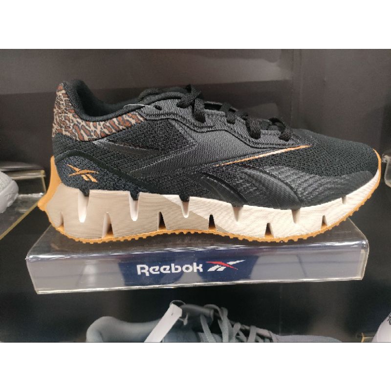 Sepatu voli clearance reebok zig tech