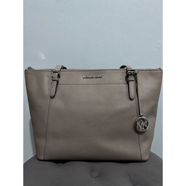 【未使用】Michael Kors Pearl Grey Tote Michael Kors Pearl Grey Leather Jet Set Large Multi Function