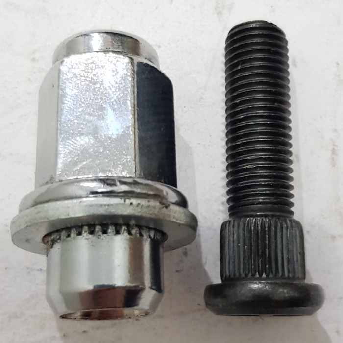 Jual Mur Baut Roda Racing Panjang Set Innova Kuda Fortuner Kijang Yaris ...
