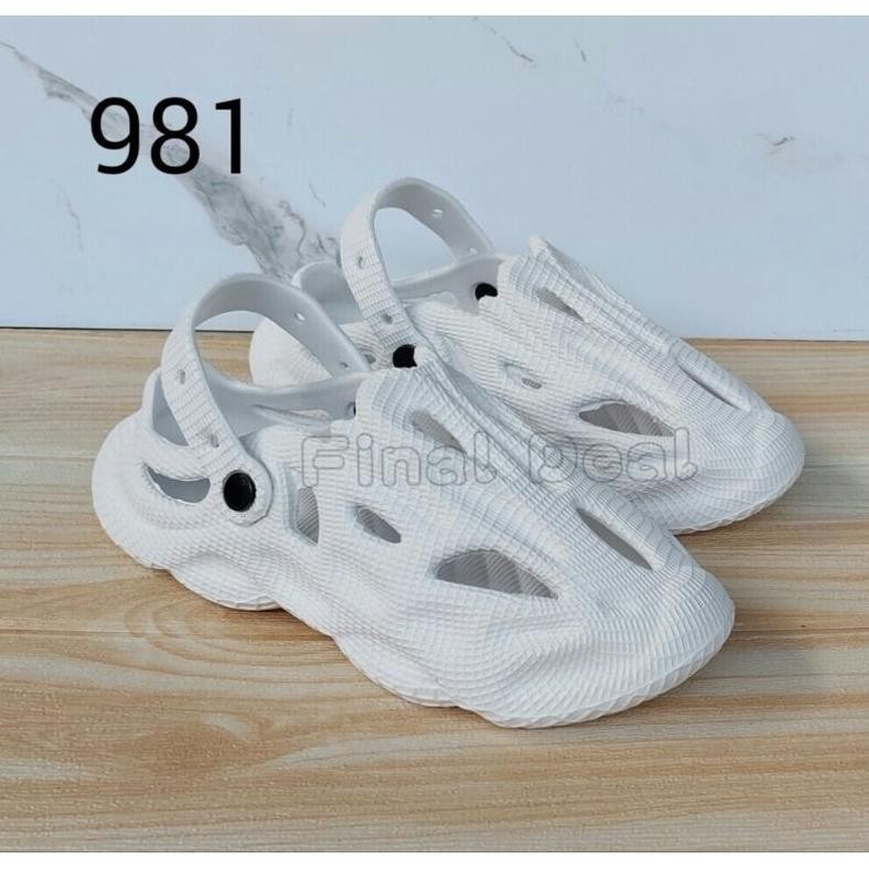 Jual aw-96 Sepatu Sandal Clogs Screamer, Sandal Baim Pria, Sendal Medis ...