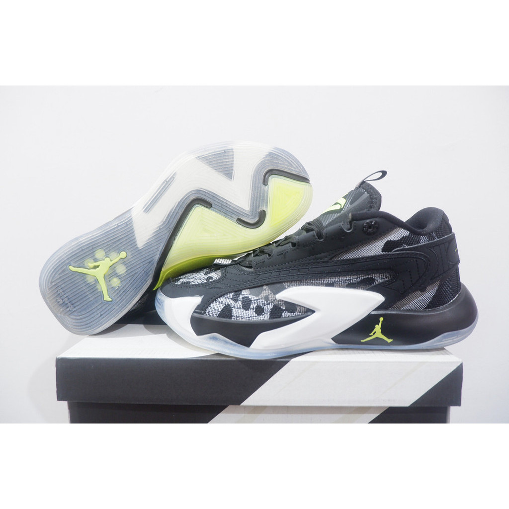 sepatu basket jordan