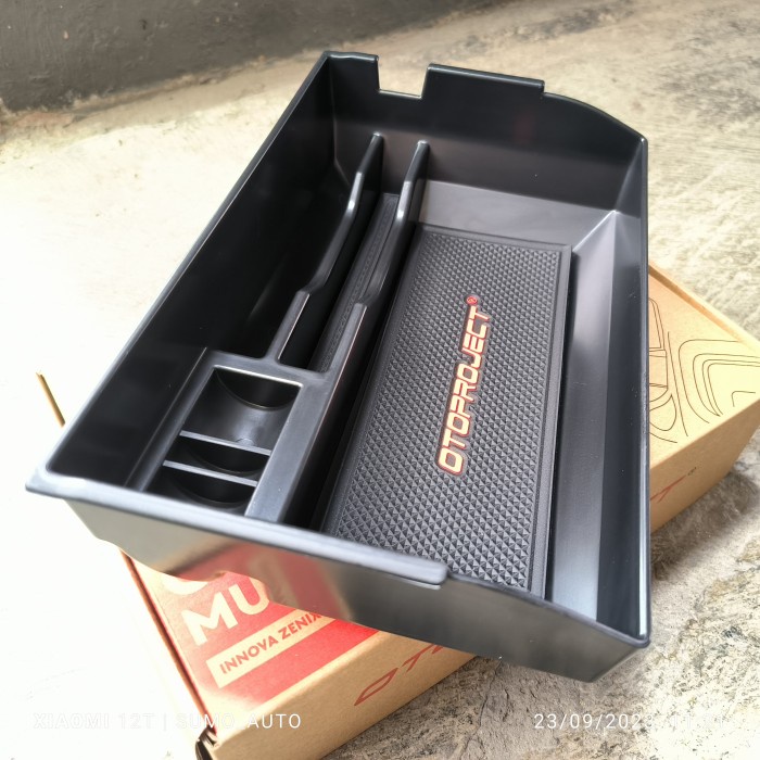 Jual Console Box Multi Tray Innova Zenix 2023 Type G Dan V Laci Console ...
