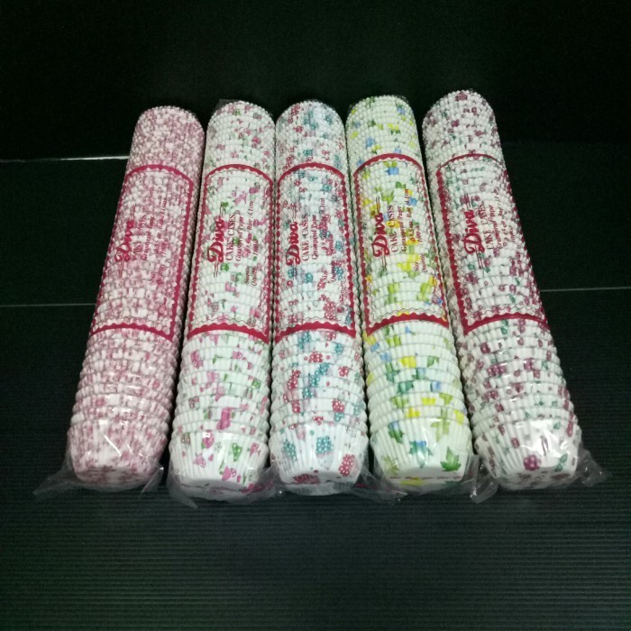 Jual Diva Cake Cases Size 9,5Cm Base 4,1Cm B9541R Paper Cups | Shopee ...