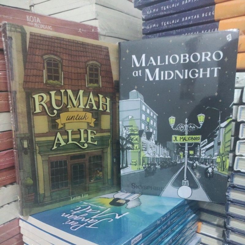 Jual Paket Novel Buku Rumah Untuk Alie Malioboro At Midnight Lenn Liu And Skysphire Shopee