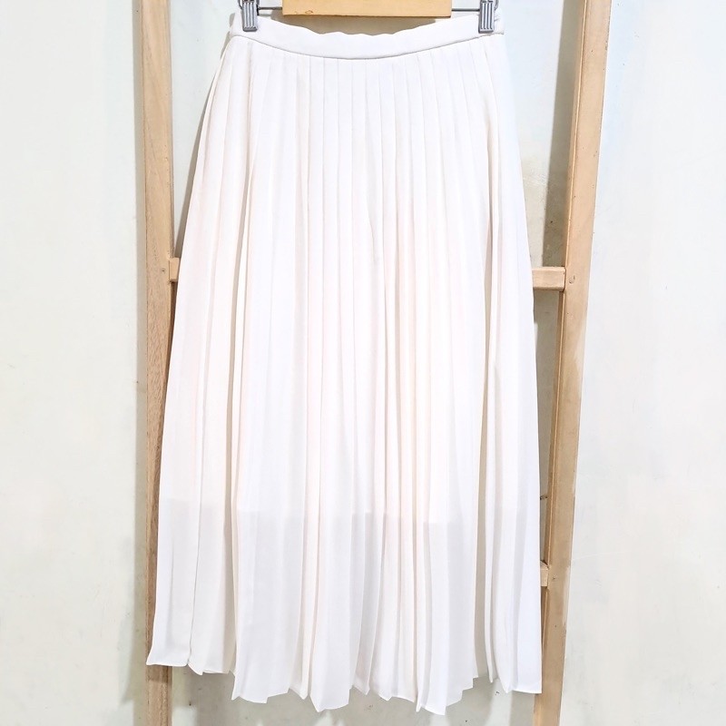 PRELOVED UNIQLO Chiffon pleated skirt/ Uniqlo sifon skirt/ Uniqlo pleated  skirt/ Rok plisket Rapi by uniqlo Rok Zara- Rok Uniqlo- Rok GU- Rok GRL