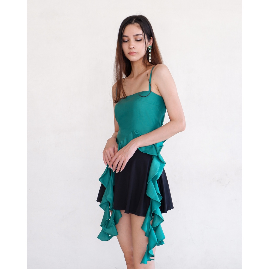Jual GISELE TOP | RUFFLE ASYMMETRY FRONT SLEEVELESS TANK TOP | Shopee ...