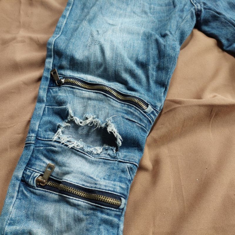 Ripped biker jeans zara deals