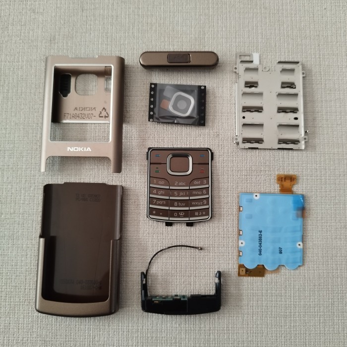Nokia 6500 Classic Ricondizionato – Telefono GSM Sbloccato – Tastiera Araba E Russa – 2.0MP