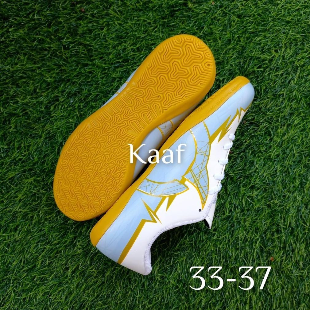 Jual qw-45 Sepatu Futsal Anak Ortuseight Catalyst Raiden White Gold ...