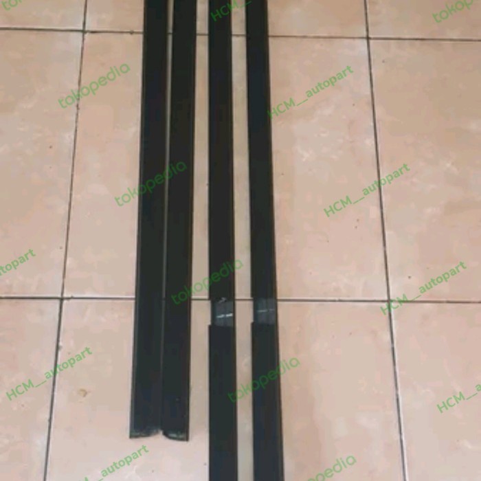 Jual Pelipit Kaca Luar Waterstrip Suzuki Apv Lama Apv Arena Original Satuan Kode Ad Shopee