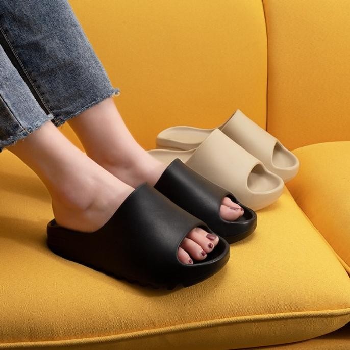 Jual MONSTERA YEEZY SLIDE SANDAL SLIDES KARET SLIPPER KANYE WEST TEBAL ...
