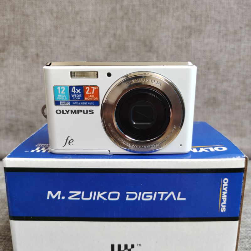 OLYMPUS FE レッド FE-4050 コンパクトデジタルカメラ Amazon | OLYMPUS デジタルカメラ FE-4050 レッド 光学4倍ズーム