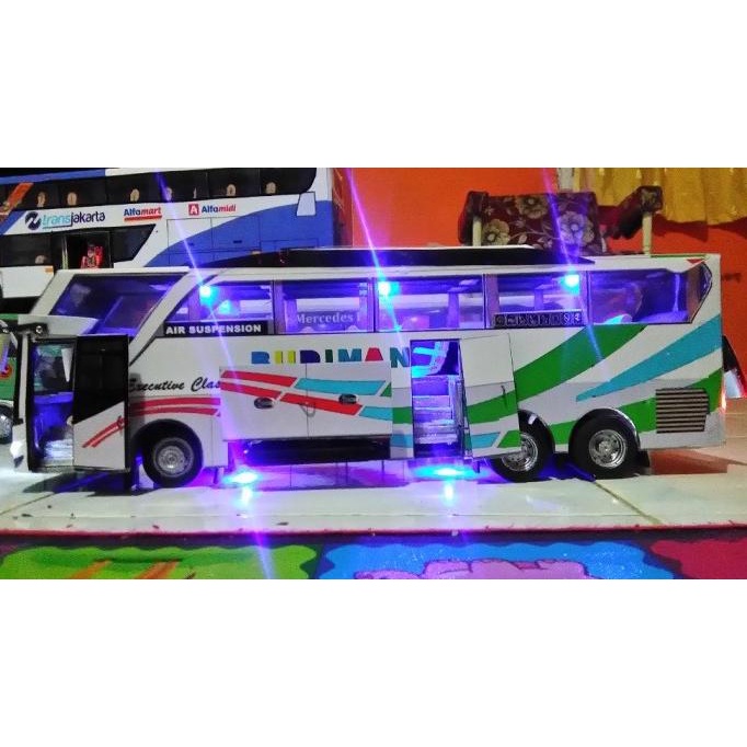 Jual Miniatur Bis Bus Budiman Double Axel Miniatur Bus Full Interior ...