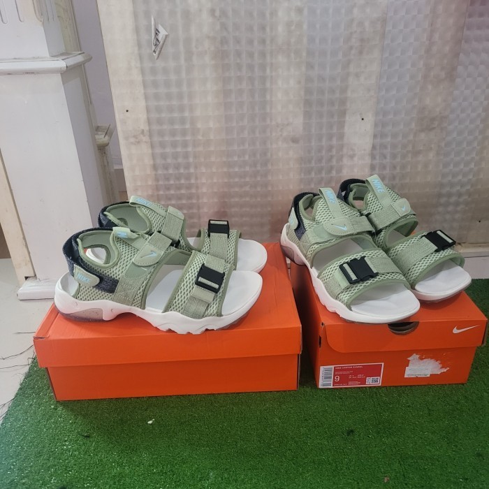 Jual Nike Original Sepatu Sandal Canyon White Bnib | Shopee Indonesia