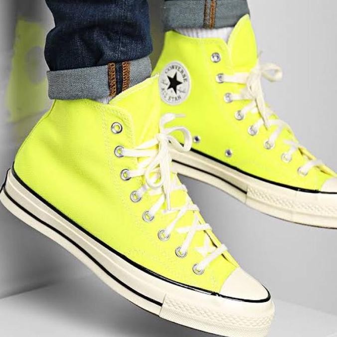 Jual Original Sale 70% Sepatu Converse Chuck 70 Hi Lemon 169341C Unisex ...