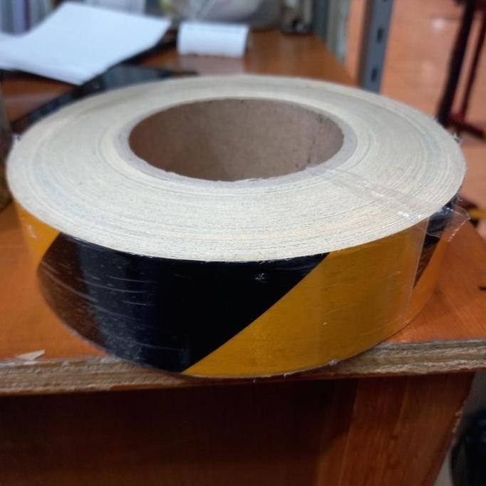 Jual Sticker Reflective Kuning-Hitam/Police Line 4 Cm X 45 Meter Co ...