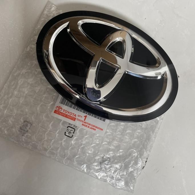 Jual NEW Emblem black Toyota Innova Zenix glossy glass look hitam logo ...