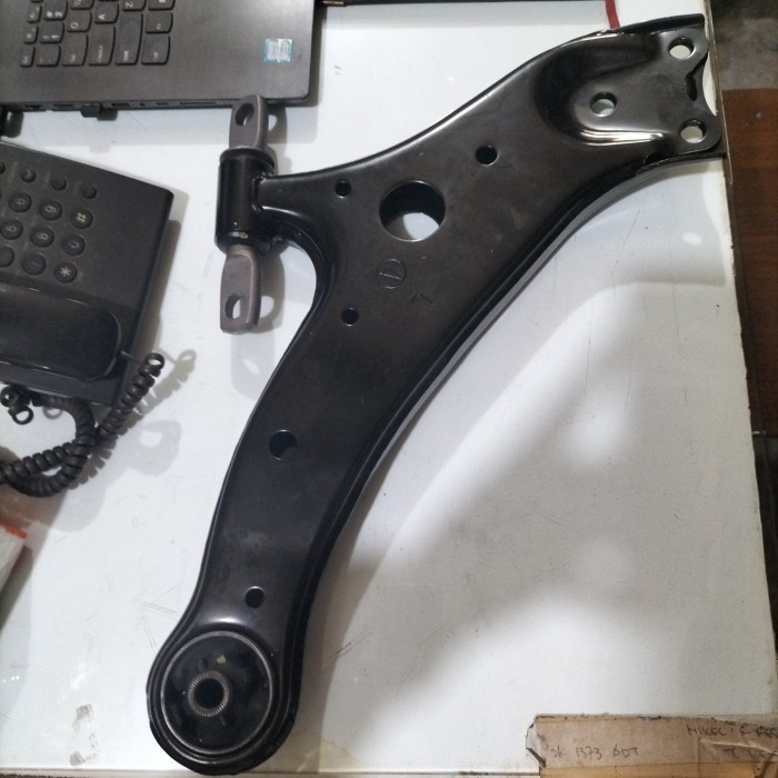 Jual HARGA DISC - lower arm lexus RX270 350 asli OEM parts lexus made ...