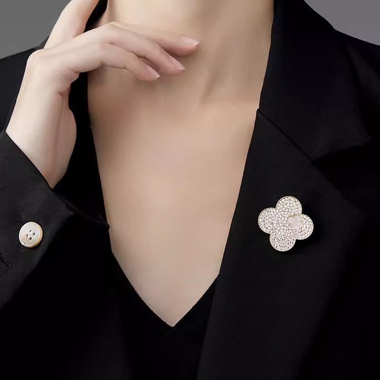Jual Female Niche Design Pin Businese Suit Accessories | Shopee Indonesia