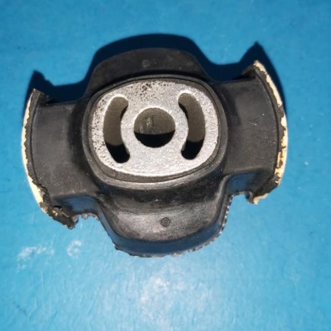 Jual Bush Mounting Bracket Atas Besar mobil Peugeot 406 D9 bushing bos ...