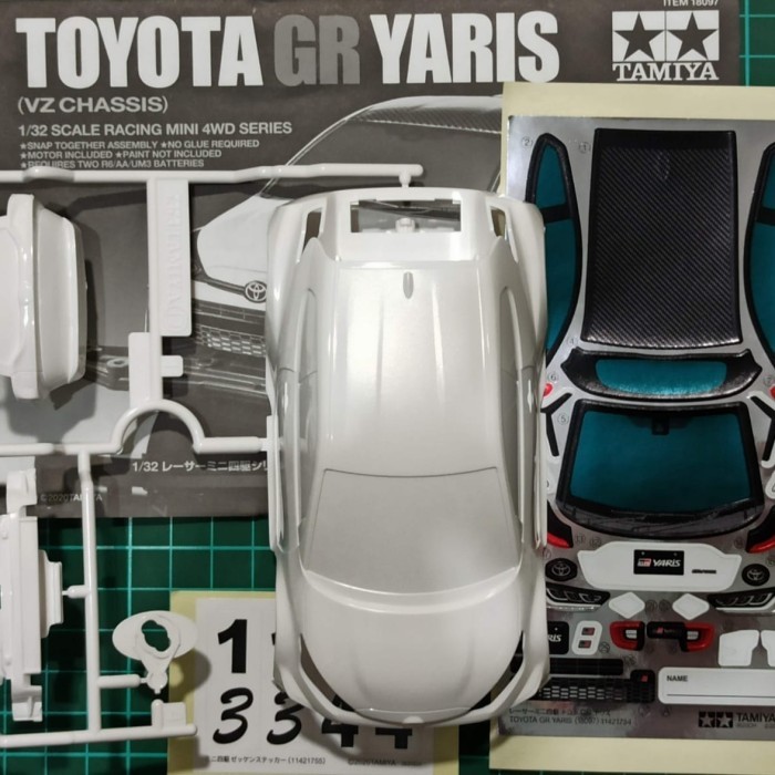 Kit Mini 4x4 Tamiya Toyota GR Yaris (châssis VZ) - Modèle à Monter 1:32, Réf. 18097, Pour Enfants 8-11 Ans