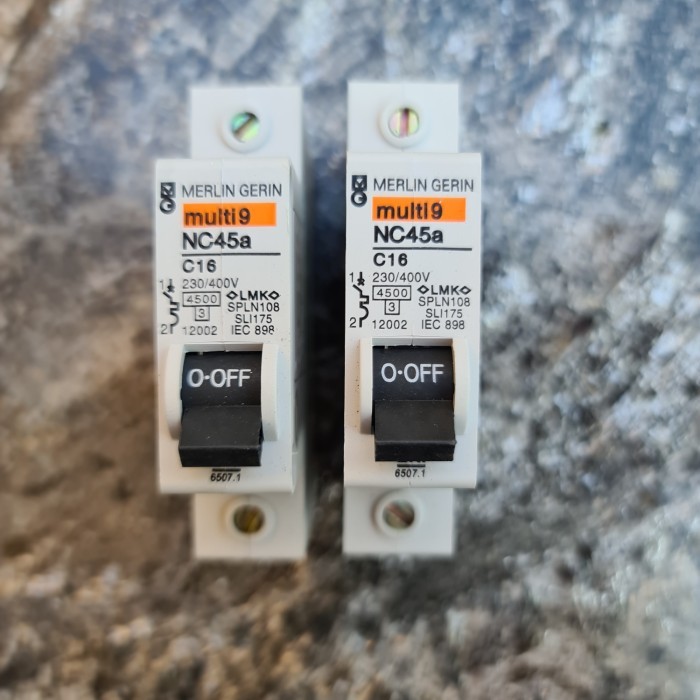 Jual MCB Merlin Gerin Multi9 NC45a C16 16A 1P | Shopee Indonesia