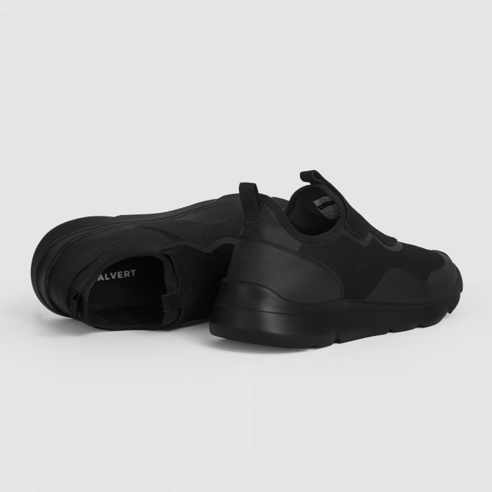 Jual Sepatu Sneakers Slip On Pria Racer 2.0 Full Hitam - Kalvert New ...