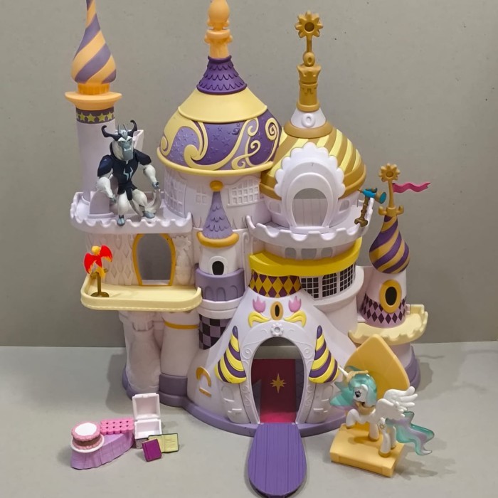 Jual mainan figure My Little Pony Canterlot Castle Playset with ...