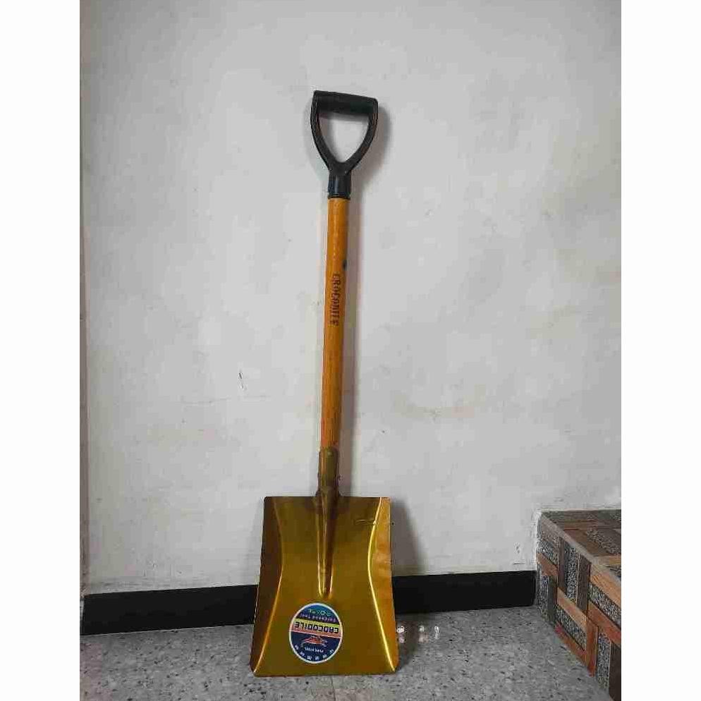 Jual NEW!!! SEKOP CROCODILE GAGANG KAYU - SEKOP PASIR - SEKOP BESI ...