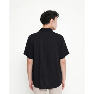 Erigo Short Shirt Jazlyn Black Kemeja Lengan Pendek Rayon Unisex