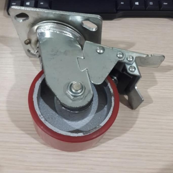 Jual Roda Pu Flat Besi Cor Heavy Duty 4 Inch Hidup Rem Poliurethane ...