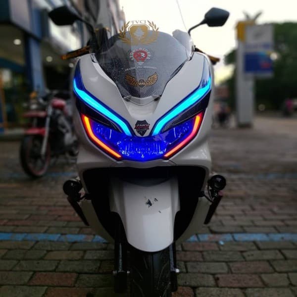 Jual Garnish Lis Alis Carbon Lampu Depan Honda Pcx Lokal Pcx 150 Lokal ...