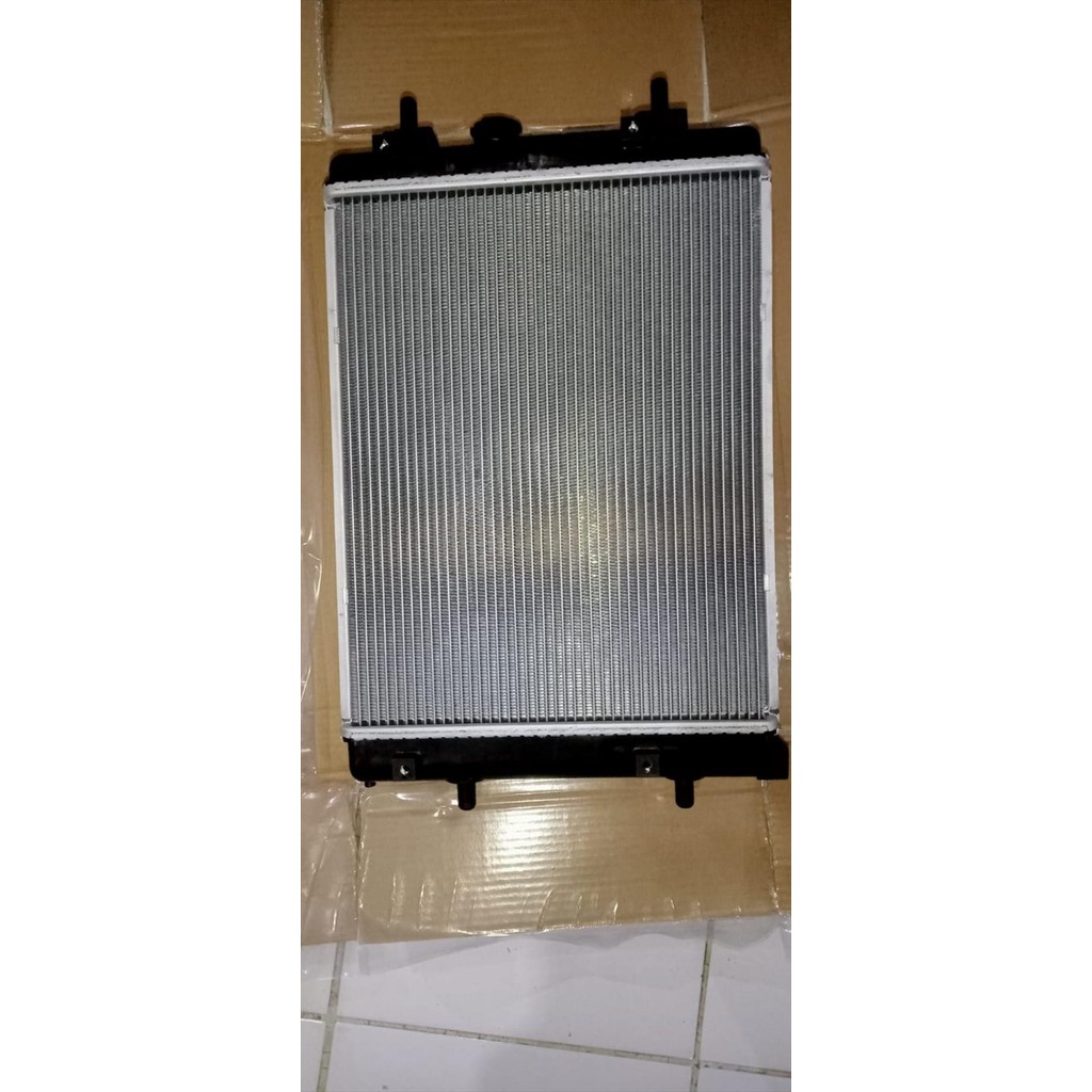 Jual Radiator Assy Komplit Ayla Agya Manual 1.2 MT Runner TOY010013 ...