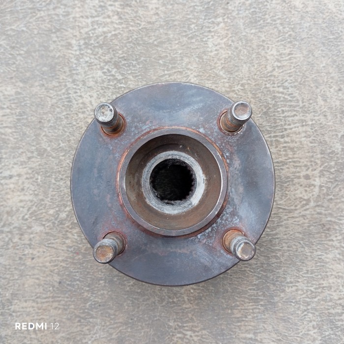 Jual Nap baut baud roda depan Datsun go go+ copotan ori | Shopee Indonesia