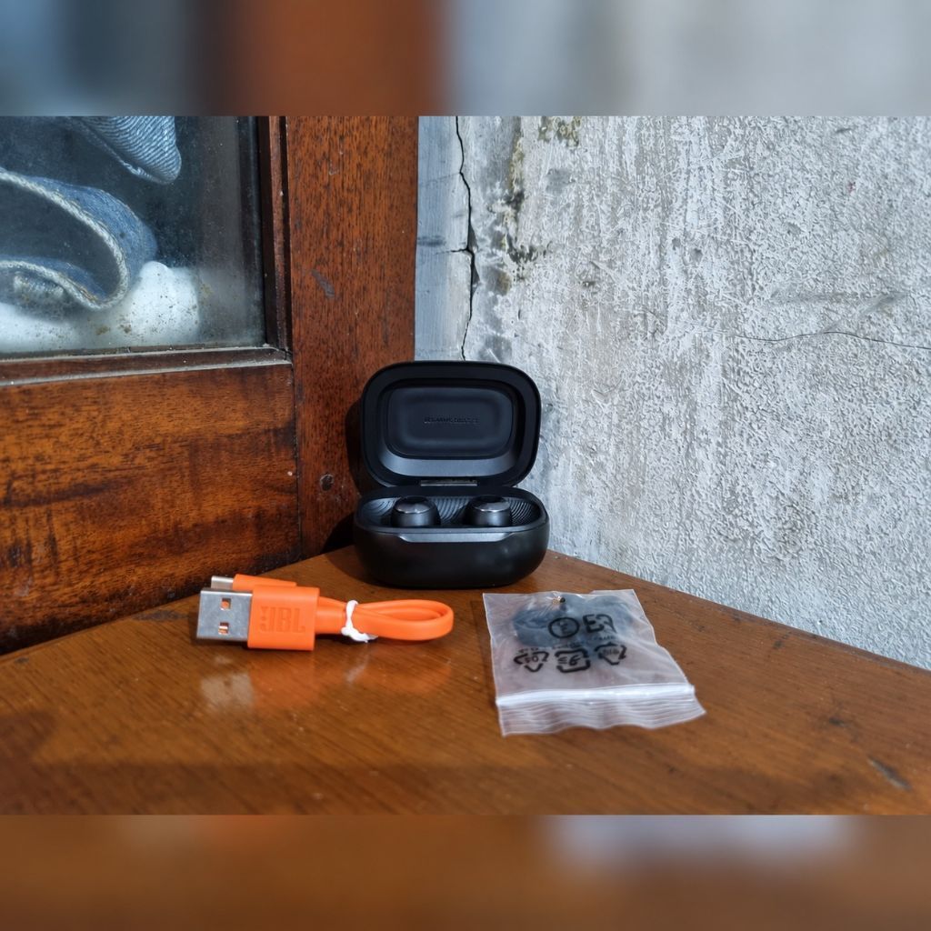 Jual JBL Live Buds 3 True Wireless | Shopee Indonesia