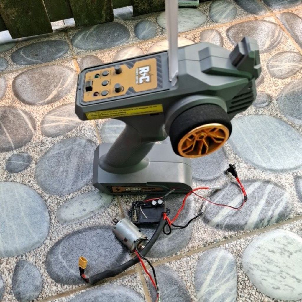 Jual Remote Receiver+ESC dan motor 380 RC PINECONE SG1010 | Shopee ...