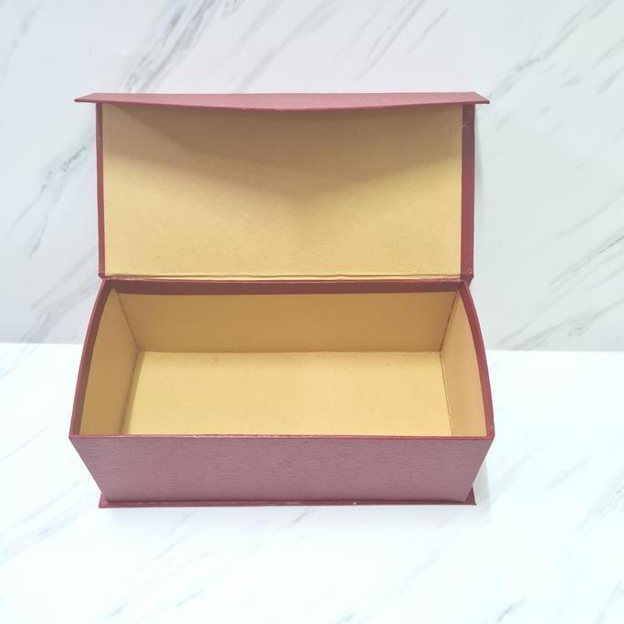 Jual box magnet dasi 11x22x8cm / kotak kue lapis separo | Shopee Indonesia