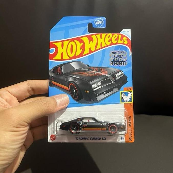 Hot Wheels '77 Pontiac Firebird T/A (Super Treasure Hunt) 2024 - 206/2
