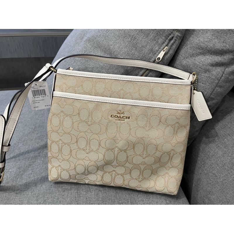 Jual COACH File Bag Crossbody in Signature - white | Shopee Indonesia