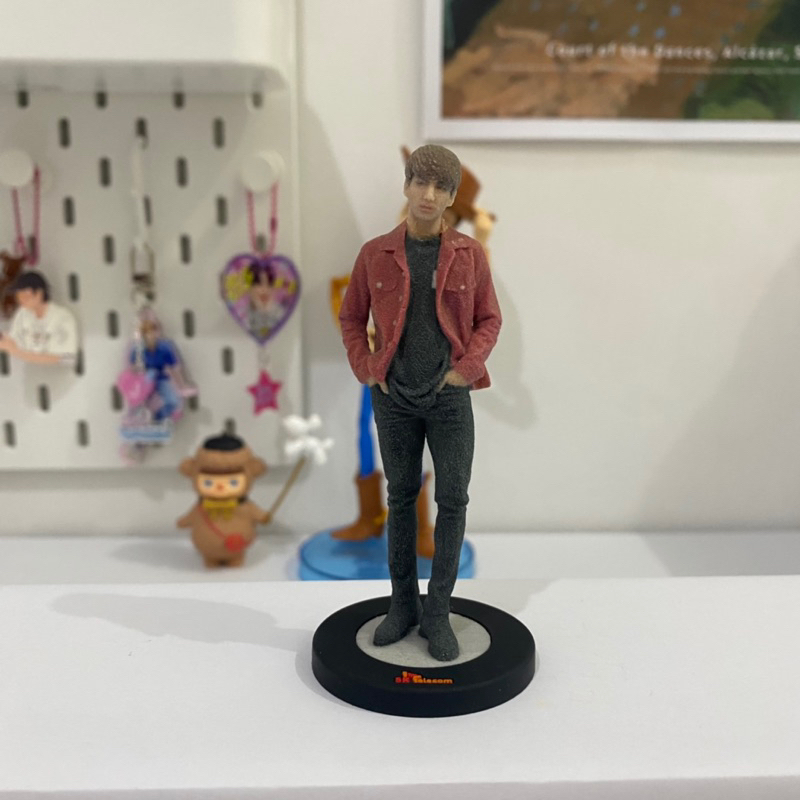 Rare BTS hotsell Jungkook SK Telecom Figure