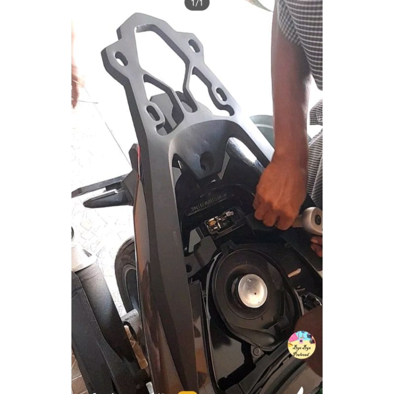 Jual Breket Box Vario 160 Barcket Box Vario160 Behel Box Vario 160 new ...