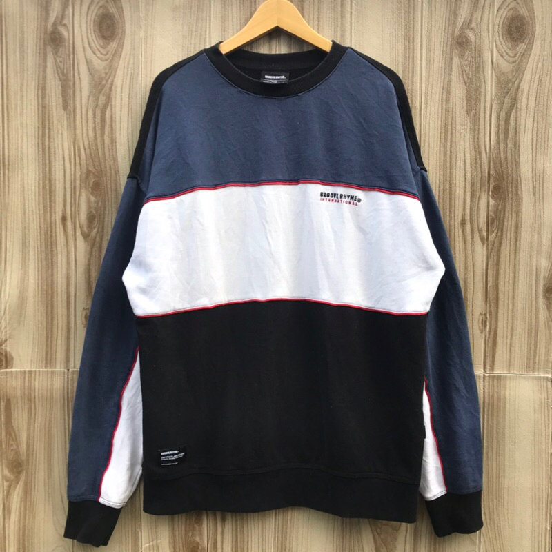 Jual CREWNECK GROOVE RHYME Shopee Indonesia